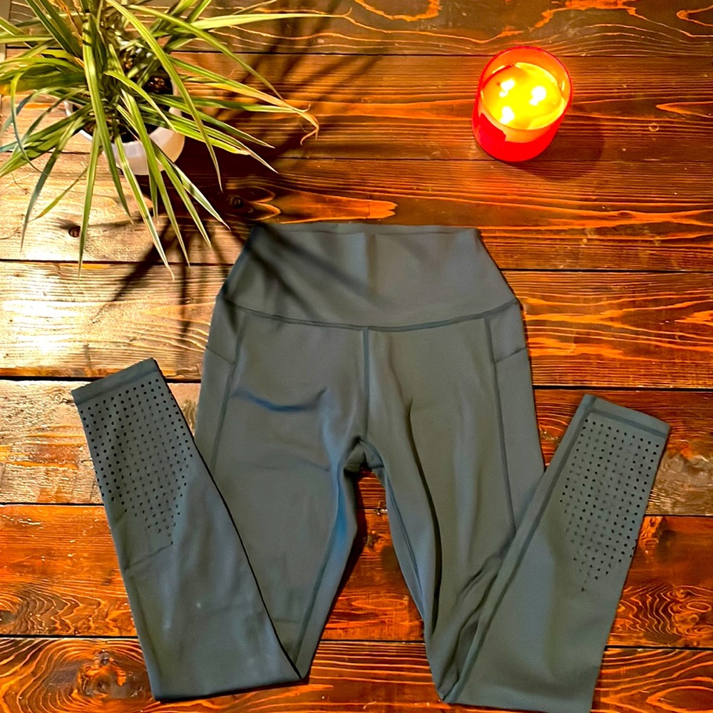 Used Curves N Combatboots Dark Green Leggings w/ pockets Size small